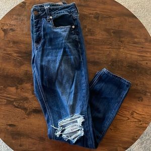 American Eagle, Tom girl, straight leg distressed jeans